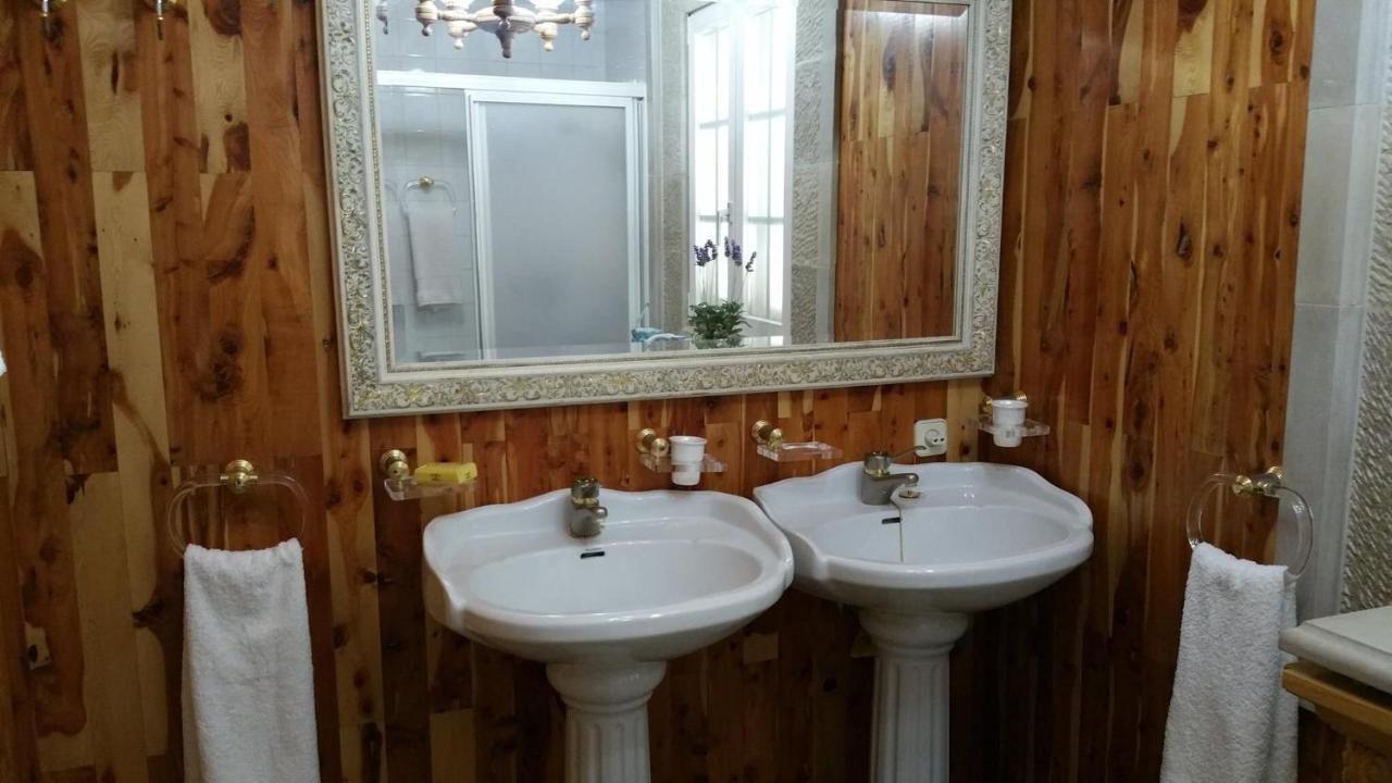 Maison d'hôtes Gallart - Turistico Rural à La Pobla de Cervoles Extérieur photo